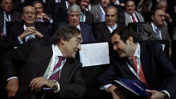Juan Rosell (i) y Antonio Garamendi, presidentes de CEOE y Cepyme.