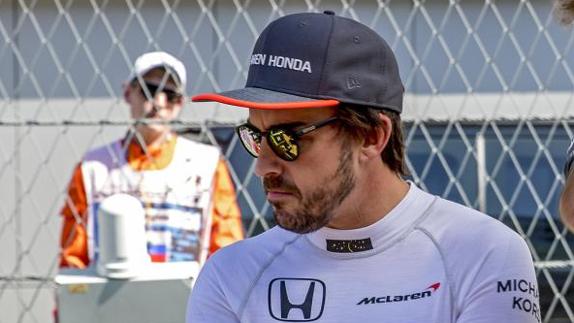 Fernando Alonso, tras su abandono. 