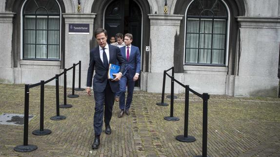 Mark Rutte abandona el lugar de las negociaciones para la formación de gobierno en Holanda.