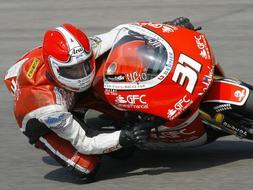 El piloto granadino, Álvaro Molina, durante la prueba del Gran Premio de Portugal del Mundial de motociclismo. IDEAL