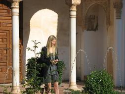 Gwyneth Paltrow probó una granada de la Huerta del Generalife.