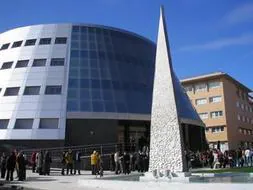 EDIFICIOS DE PERITOS. De reciente construcción en el campus de Las Lagunillas. IDEAL