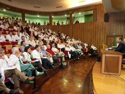 REUNIÓN. Un momento de la asamblea celebrada ayer en el Ruiz de Alda. GONZÁLEZ MOLERO