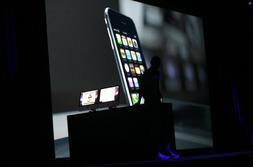 APUESTA. Steve Jobs, consejero delegado de Apple, en la presentación del iPhone 2.0. / AP