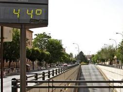 Una masa de aire abrasador, procedente de África, llega a España y sitúa a Granada bajo los 40º hasta el fin de semana. FOTO: LUCÍA RIVAS