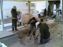 Trabajos de exhumación. M.V.C.