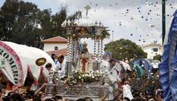 RENOMBRADA. Procesión de la Virgen de la Cabeza en el Cerro del Cabezo. / MIGUEL ÁNGEL