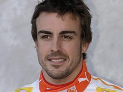 Fernando Alonso afronta la temporada con ilusiones renovadas en Renault. / REUTERS
