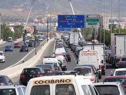 Estado de la circunvalación al comienzo de la tarde. FOTO. RAMÓN L. PÉREZ. VÍDEO CEDIDO POR CANAL SUR