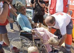 Llegan a Motril 37 inmigrantes en buen estado, entre ellos una embarazada