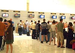 El vuelo con Sevilla mueve a más de 16.000 pasajeros