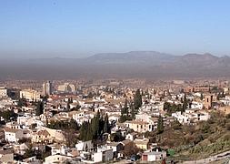 Vista panorámica de la ciudad de Granada desde el Cerro de San Miguel. / RAMÓN L. PÉREZ