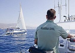 Servicio Marítimo de la Guardia Civil existe en Motril desde 2004 y tiene responsabilidad de todo lo que acontece en el mar :: SALVADOR RODRÍGUEZ