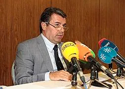 Ignacio Fernández comparece ante los medios de comunicación.:: ALFREDO AGUILAR