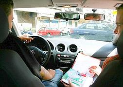La caída de alumnos matriculados en las autoescuelas empieza a tocar fondo