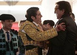 TVE censura un beso gay de 'Herederos' y recibe duras críticas