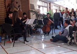 Se cambia sinfonía por una sonrisa