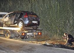 El coche en que se encontró a Rosa Cobo la noche de su muerte. / EFE