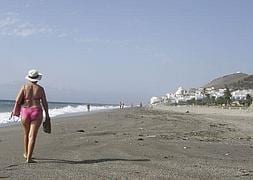 La playa de Cambriles es un lugar desconocido ideal para disfrutar de un día de playa relajado.