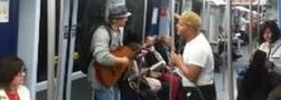 'Para no verte más': Canta improvisando lo que hacen los usuarios del Metro de Madrid