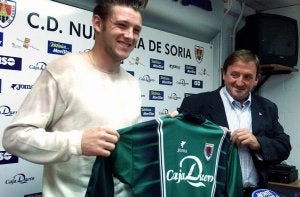 Jonathan López vistió la camiseta del Numancia. :: EFE