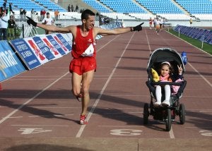 Juan Francisco Cazorla, todo un atleta y un padrazo. :: IDEAL