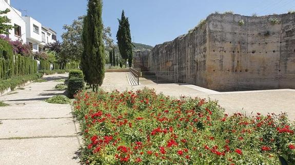 Albaicín: Las dos caras de la Muralla de la Alberzana