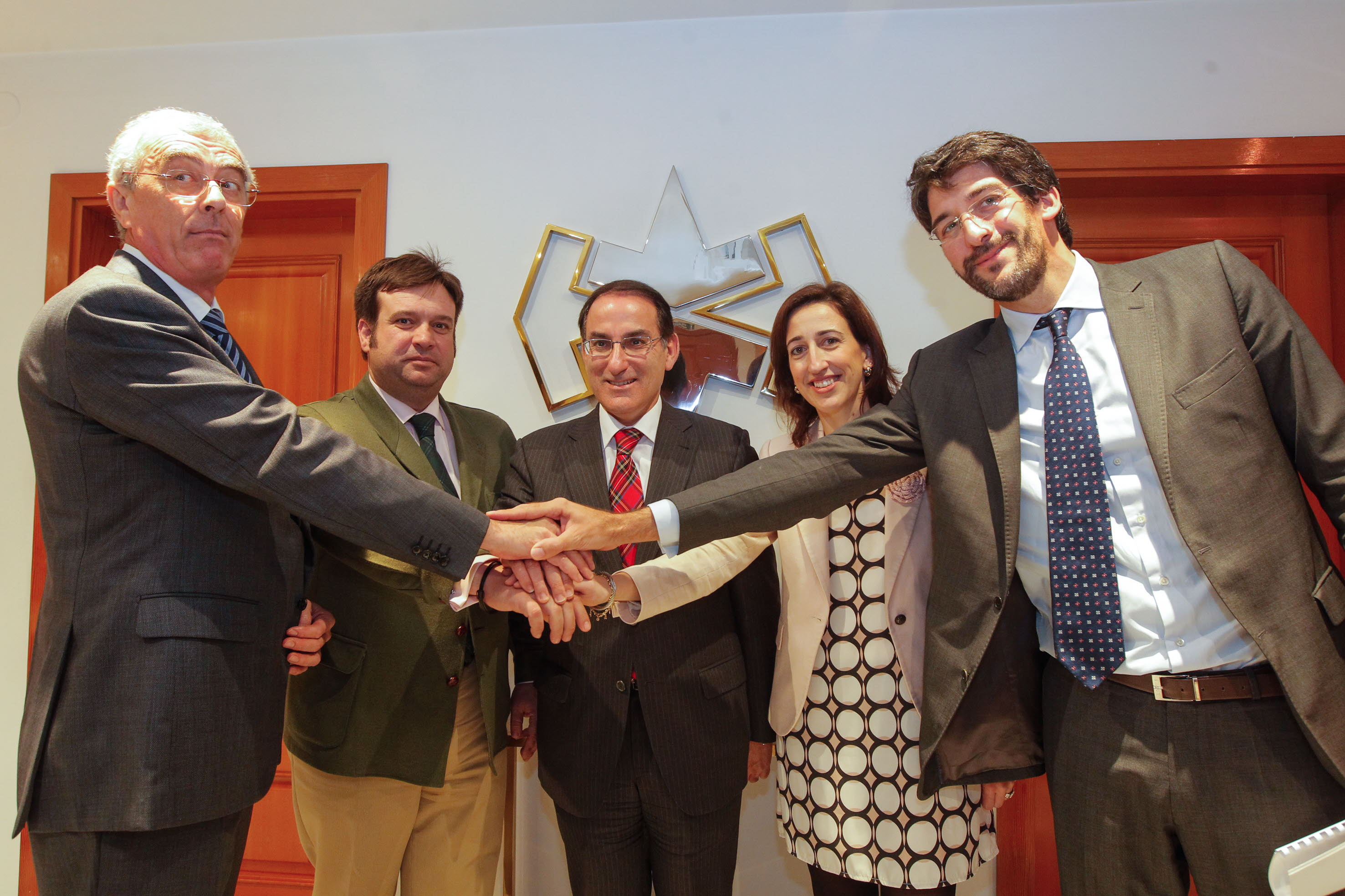 Los presidentes de los empresarios de Andalucía Oriental y de la CEA, tras un acuerdo de 2013. 