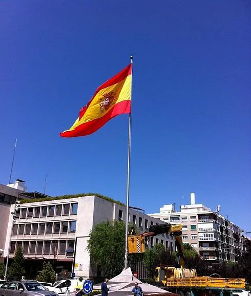 La bandera, de nuevo puesta esta mañana.