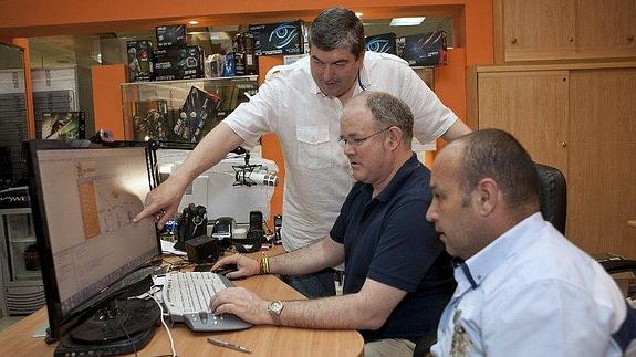 Tres de los cuatro socios que forman la empresa 