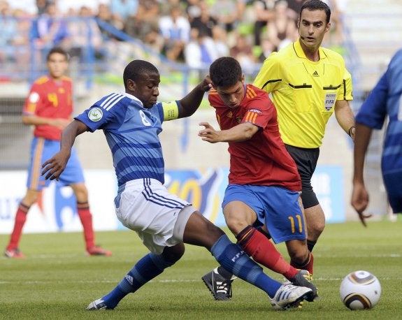 Dani Pacheco, internacional, en un partido disputado contra Francia.