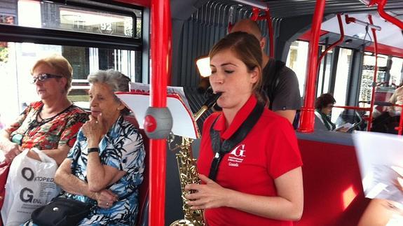 Músicos ambulantes del FEX, este viernes.