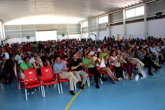 Público participante en la Fiesta del Remate, celebrada en Villarrodrigo.