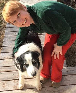 La investigadora Christine Harris junto a Samwise uno de los tres border collies que inspiró el estudio sobre los celos en perros 