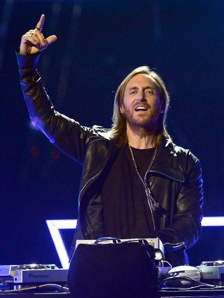 David Guetta, enfadado, pinchará gratis para sus fans tras cancelarse su concierto