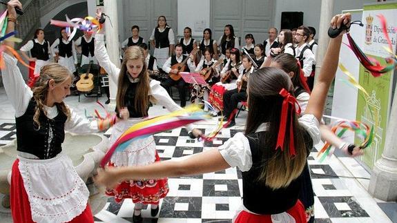 La Alpujarra suma a su candidatura a la Unesco el folclore del 33 Festival de música