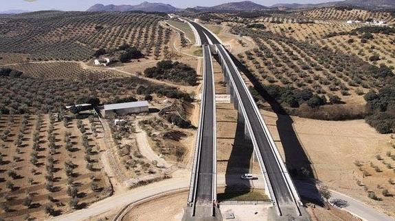 Imagen del viaducto de la Viñuela de la línea de AVE Antequera-Granada 