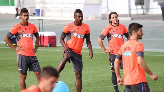 Eddy, junto a Córdoba e Iturra.