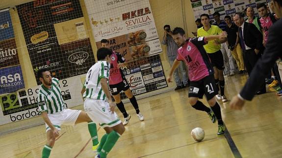 Jugada del encuentro de fútbol sala que enfrentó al Betis FSN contra el Jaén Paraíso Interior FS