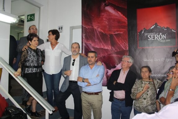 Los empresarios de Tarrasa junto a los representantes institucionales en la jornada de Puertas Abiertas.