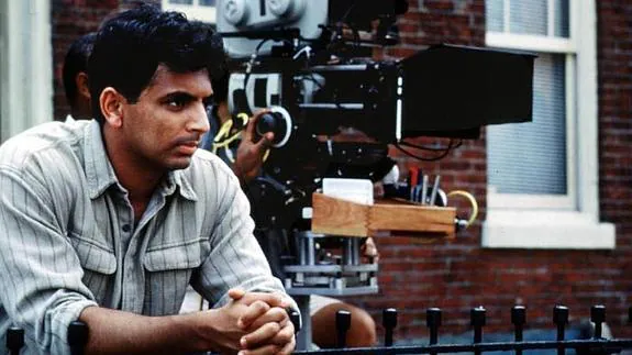 M. Night Shyamalan,director de cine EEUU de origen indio, durante el rodaje de la película 'El sexto sentido' 