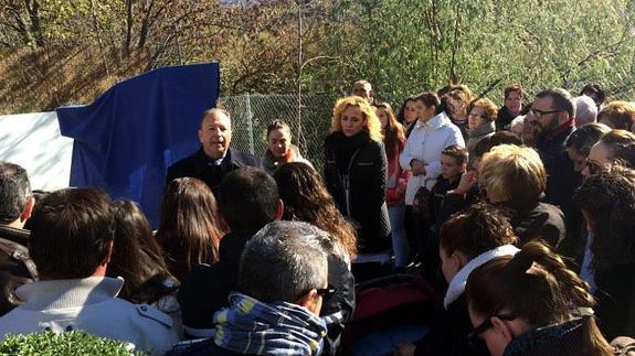 Quéntar amplía un parque municipal y se lo dedica a su vecino Gustavo Morales 'El Churrete'