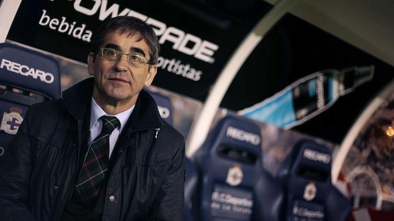 Fernando Vázquez, otro candidato al cargo de entrenador del Granada