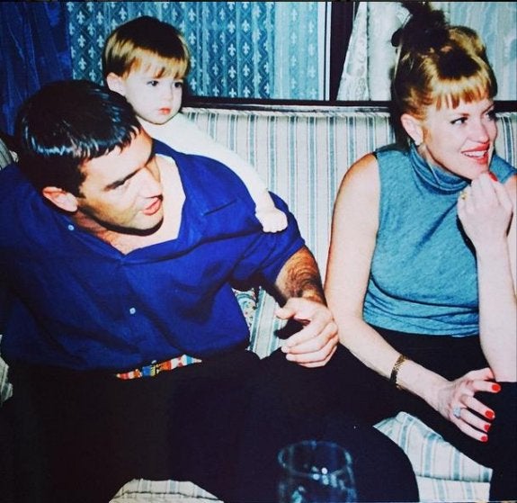 Banderas, Melanie Griffith y Stella del Carmen, en 1997.