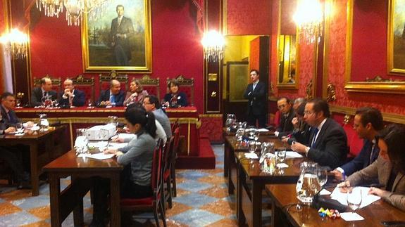 El pleno del Ayuntamiento de Granada celebrado este jueves.