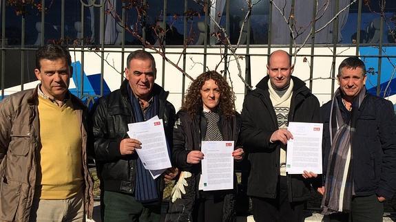 Alcaldes socialistas piden en Moncloa medidas para hacer frente a una "dramática" campaña de la aceituna