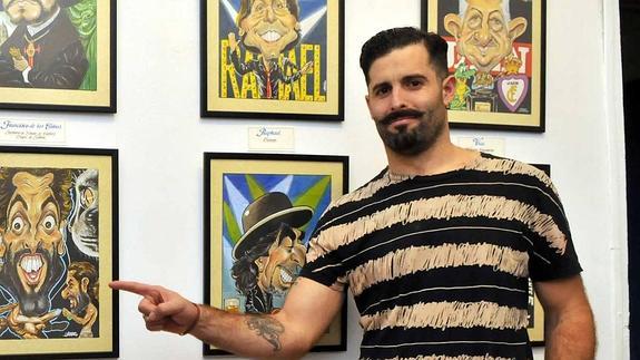 Miguel Ángel Belinchón 'Belín' posa en su sala de arte