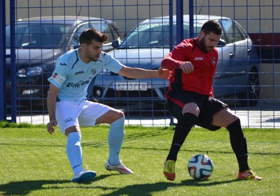 Dani Cara, jugador del CD El Ejido, que lleva nueve goles en lo que va de Liga en el Grupo IX.