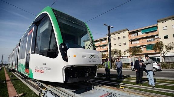 Metro de Granada recibe la cuarta unidad de su flota de trenes