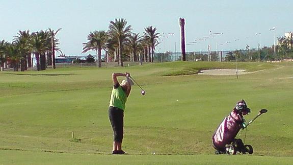El campo de Golf de El Toyo, próximo a Hoya Altica.